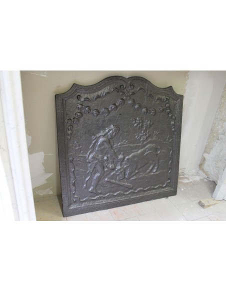 146 PIASTRA IN GHISA RAFFIGURANTE UNA DELLE FATICHE DI ERCOLE