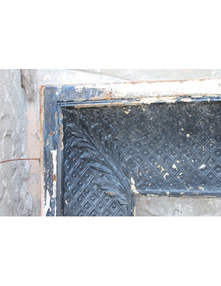 CG 084 CAMINETTO IN GHISA CON DECORAZIONE "A TAPISSERIE"