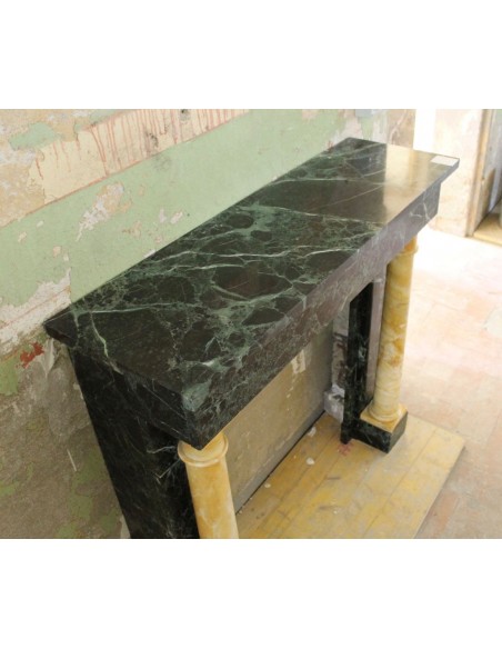 545 CAMINETTO TRA IMPERO E DIRETTORIO IN MARMO VERT DE MER E GIALLO SIENA