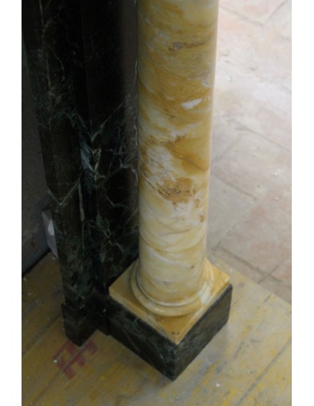 545 CAMINETTO TRA IMPERO E DIRETTORIO IN MARMO VERT DE MER E GIALLO SIENA