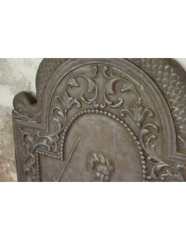 127 PIASTRA IN GHISA D'ARTE RAFFIGURANTE LA...