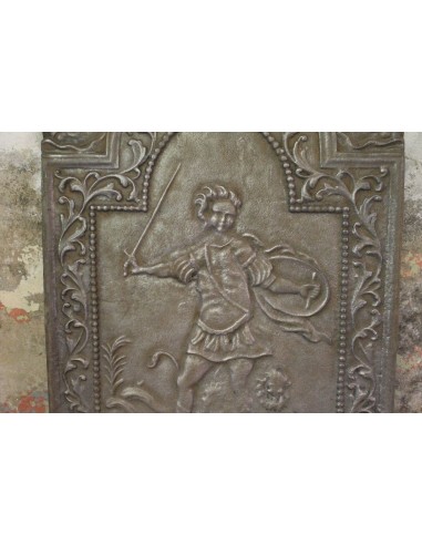 127 PIASTRA IN GHISA D'ARTE RAFFIGURANTE LA...