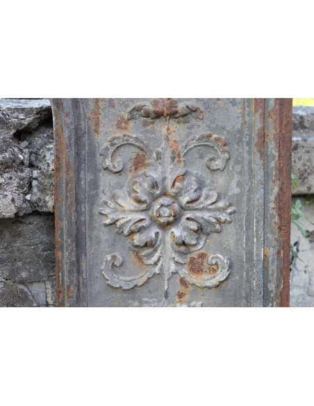 CG 050 CAMINETTO CONTROCUORE IN FUSIONE DI GHISA D'ARTE