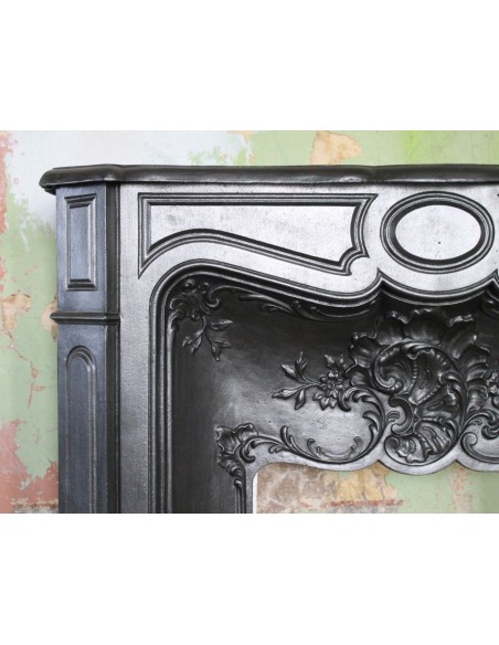 003GH CAMINETTO LARCHER "NAUTILUS" IN GHISA D'ARTE PROVVISTO DEL SUO PIANALE ANCH'ESSO IN GHISA D'ARTE