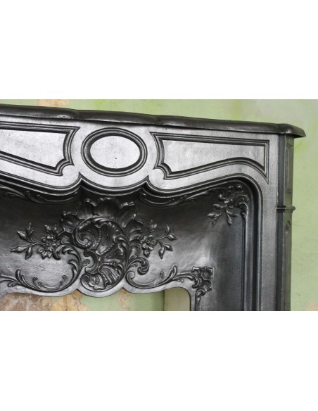 003GH CAMINETTO LARCHER "NAUTILUS" IN GHISA D'ARTE PROVVISTO DEL SUO PIANALE ANCH'ESSO IN GHISA D'ARTE