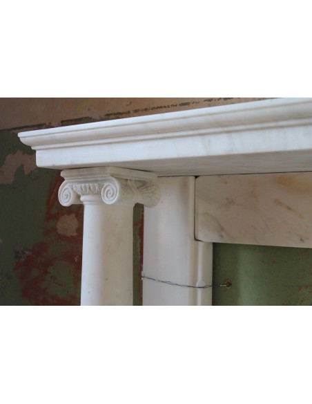 500 CAMINO IMPERO D'EPOCA, A COLONNE, SCOLPITO IN MARMO BIANCO STATUARIO