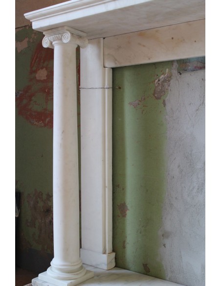 500 CAMINO IMPERO D'EPOCA, A COLONNE, SCOLPITO IN MARMO BIANCO STATUARIO