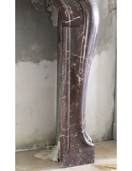 600 AG OPERA DI LOUIS MAJORELLE, CAMINO ART NOUVEAU SCOLPITO IN MARMO ROUGE ROYAL "VERSAILLES"