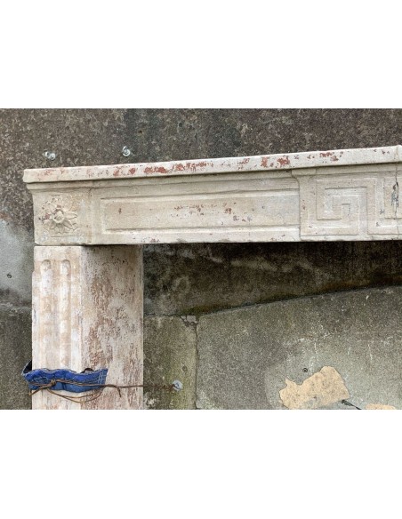 908 CAMINO LUIGI XVI D'EPOCA IN PIERRE DU BEAUJOLAIS