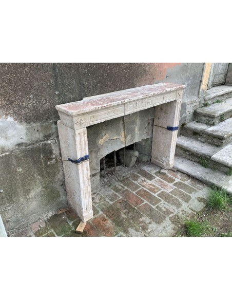 908 CAMINO LUIGI XVI D'EPOCA IN PIERRE DU BEAUJOLAIS