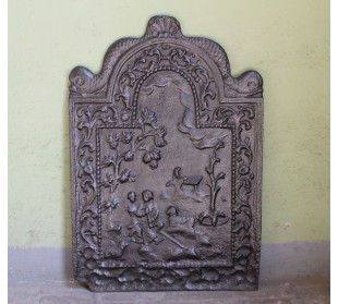 106 PIASTRA CON SCENA DI CORTEGGIAMENTO IN GHISA D'ARTE