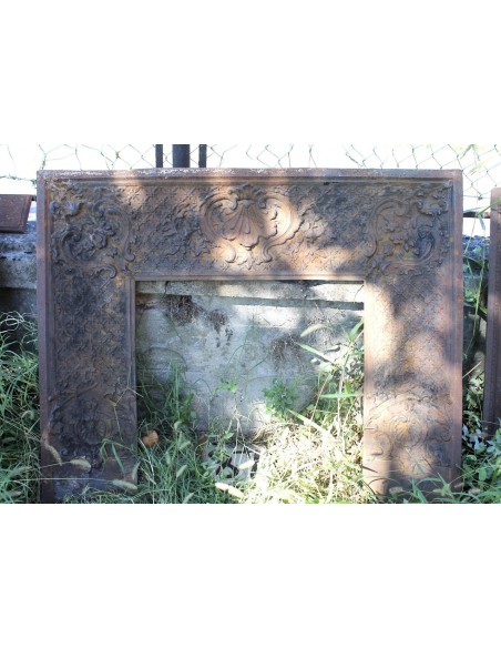 CG 048 ECCEZIONALE CONTROCUORE CAMINO LUIGI XVI "COQUILLE" IN FUSIONE DI GHISA D'ARTE