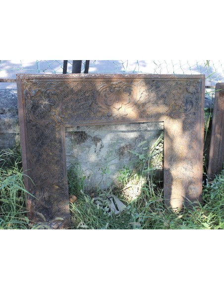 CG 048 ECCEZIONALE CONTROCUORE CAMINO LUIGI XVI "COQUILLE" IN FUSIONE DI GHISA D'ARTE