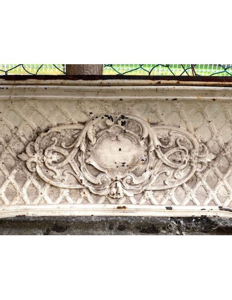 CG 097 CAMINETTO CONTROCUORE "NOBILIARE" CON FONDO A "TAPISSERIE" IN GHISA D'ARTE