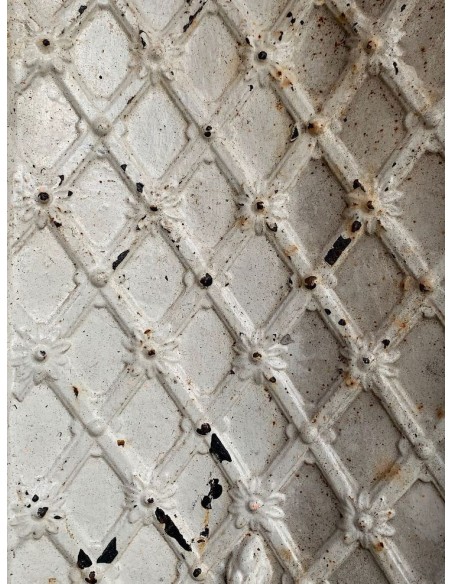 CG 097 CAMINETTO CONTROCUORE "NOBILIARE" CON FONDO A "TAPISSERIE" IN GHISA D'ARTE