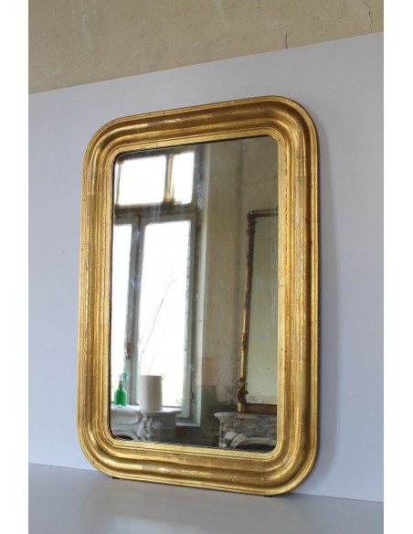 007 PICCOLA E PROPORZIONATA SPECCHIERA DORATA A VASSOIO