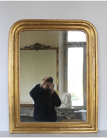 011 SPECCHIERA LUIGI FILIPPO CON DORATURA A FOGLIA D'ORO E DECORO A "PERLAGE"