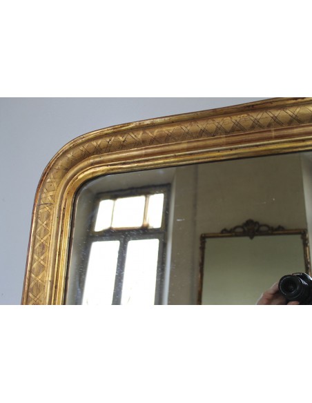 013 ANTICA SPECCHIERA DORATA A VASSOIO, DI PICCOLE DIMENSIONI