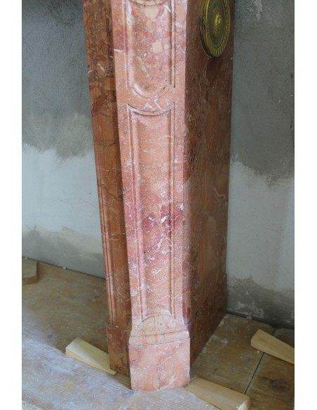 004 CAMINETTO LUIGI XV "PIED GALBÉ" SCOLPITO IN FAVOLOSA BRÈCHE ORANGE