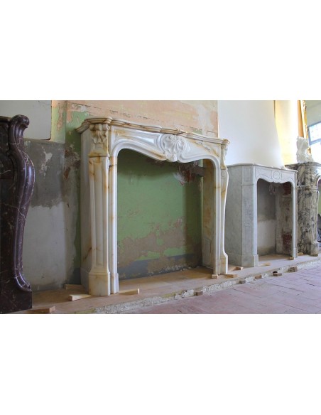 045 AG CAMINO LUIGI XV "TROIS COQUILLES" IN MARMO PAONAZZETTO