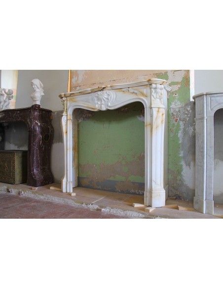 045 AG CAMINO LUIGI XV "TROIS COQUILLES" IN MARMO PAONAZZETTO