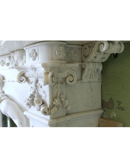 001 AG FIRMATO ADOLFO CIPRIANI, AL MONDO L'UNICO "ALBERO DELLA VITA" IN VESTE DI CAMINO