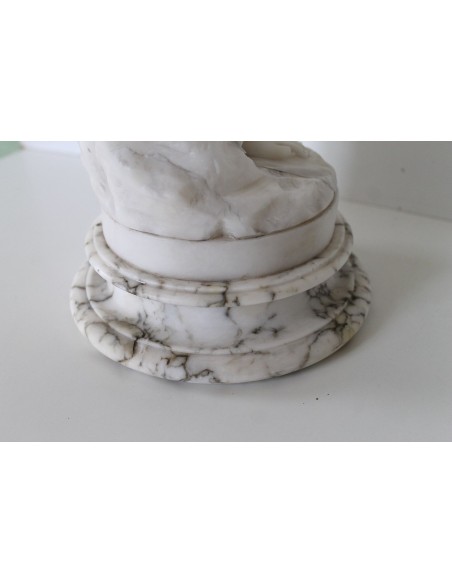 002 GIOVINETTA AL BAGNO, STATUARIO CARRARA, A FIRMA "ALLEGRA"