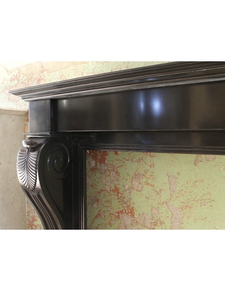 540  TRA RINASCIMENTO ITALIANO E PERIODO IMPERO, POTENTE CAMINO "RETOUR D'EGYPTE" IN MARMO NOIR FIN