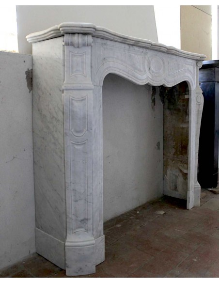 036 CAMINETTO POMPADOUR "PIED GALBÉ" IN MISURA INTERESSANTE SCOLPITO IN MARMO DI CARRARA