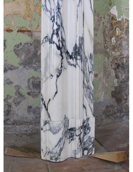 305 CAMINO "SALVATOR ROSA" DI IMPORTANTE DIMENSIONE SCOLPITO IN AFFASCINANTE E RARISSIMA  BRECCIA MEDICEA