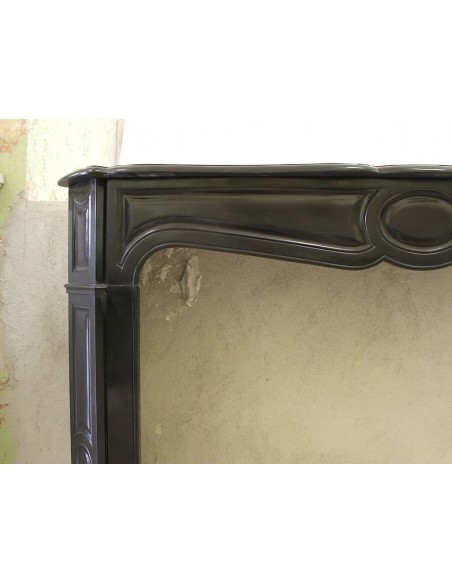 054 CAMINETTO "POMPADOUR BOMBÉ" SCOLPITO IN PREZIOSO MARMO NERO DEL BELGIO