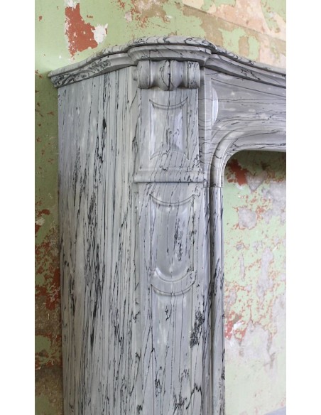 047 POMPADOUR GALBÉ IN UN RAFFINATISSIMO MARMO BLEU FLEURI