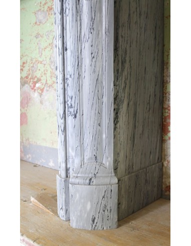 047 POMPADOUR GALBÉ IN UN RAFFINATISSIMO MARMO...