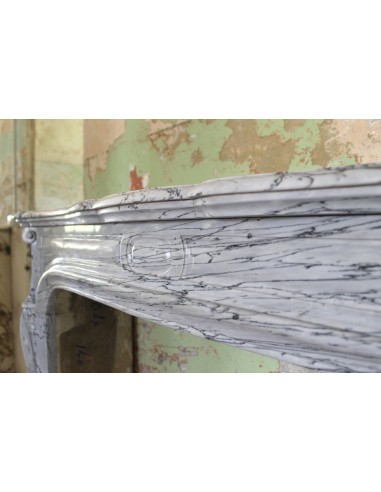 047 POMPADOUR GALBÉ IN UN RAFFINATISSIMO MARMO...