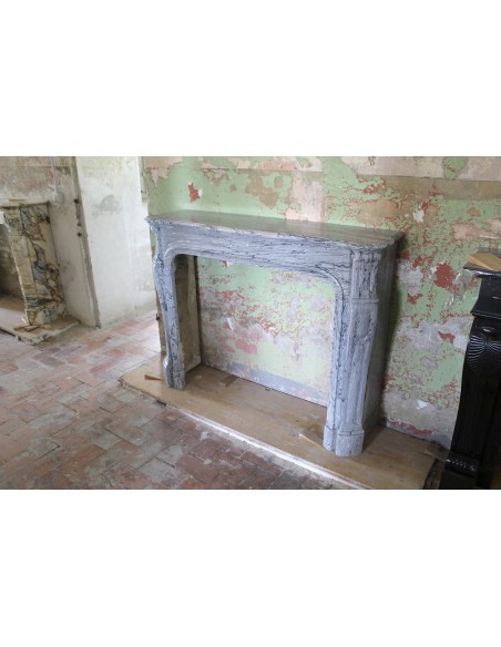 047 POMPADOUR GALBÉ IN UN RAFFINATISSIMO MARMO BLEU FLEURI