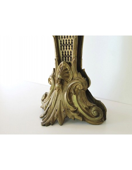 001 ANTICO PARASCINTILLE A VENTAGLIO IN FUSIONI DI BRONZO