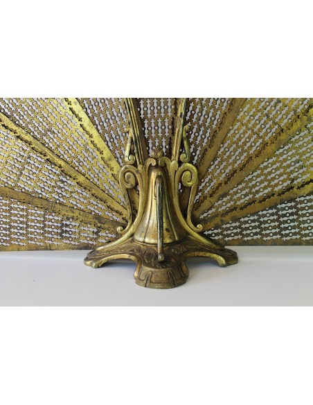 004 PARASCINTILLE OTTOCENTESCO A CODA DI PAVONE, CON ORIGINALE E "SINUOSA" DECORAZIONE