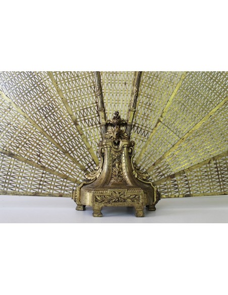 005 PARASCINTILLE A VENTAGLIO IN FUSIONE DI BRONZO ED OTTONE TRAFORATO