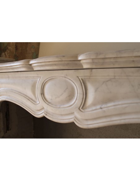 063 CAMINO ANTICO LUIGI XV "POMPADOUR PIED GALBÉ" SCOLPITO IN MARMO BIANCO CARRARA DI QUALITÀ "P"