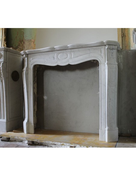 067 POMPADOUR PIED GALBE' SCOLPITO IN MARMO BIANCO CARRARA