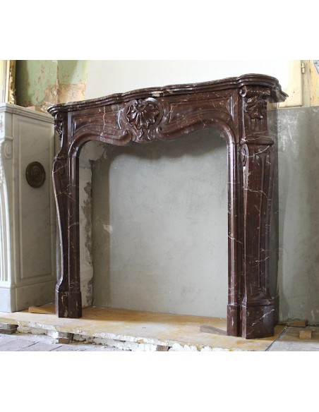 002 CAMINETTO LUIGI XV "TROIS COQUILLES" SCOLPITO IN MARMO ROUGE ROYAL VERSAILLES