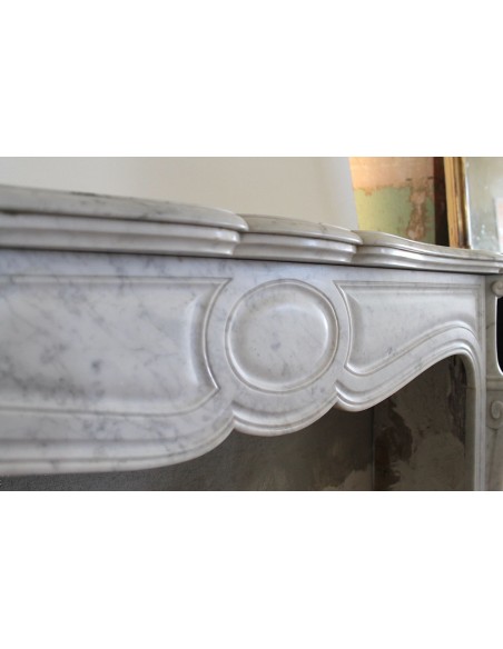 042 CAMINO LUIGI XV "POMPADOUR PIED GALBÉ" SCOLPITO IN MARMO CARRARA VENATO