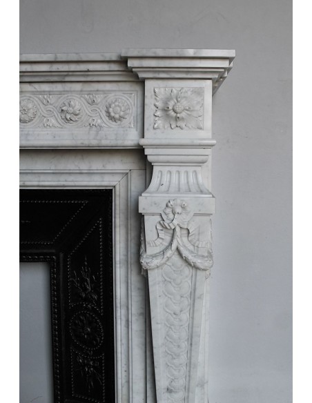 208 AG MONUMENTALE CAMINO LUIGI XVI "MACARON" CON CONTROCUORE D'ORIGINE IN GHISA D'ARTE