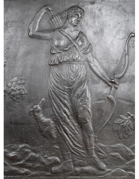 101 MONUMENTALE PIASTRA IN GHISA D'ARTE DI RAFFIGURANTE  DIANA, DEA DELLA CACCIA