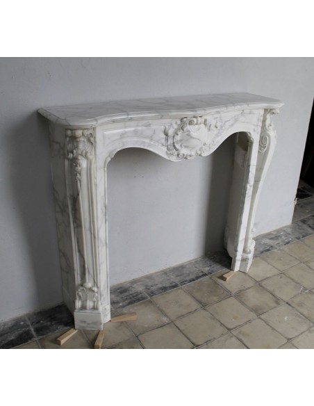 601 RARO E GRANDE "BOUCLES DE MER" SCOLPITO IN RAFFINATO CALACATTA CLASSICO