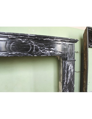 307 CAMINETTO  "PARISIENNE" SCOLPITO IN MARMO...