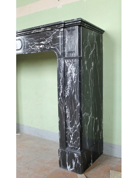 307 CAMINETTO  "PARISIENNE" SCOLPITO IN MARMO NERO MARQUINIA