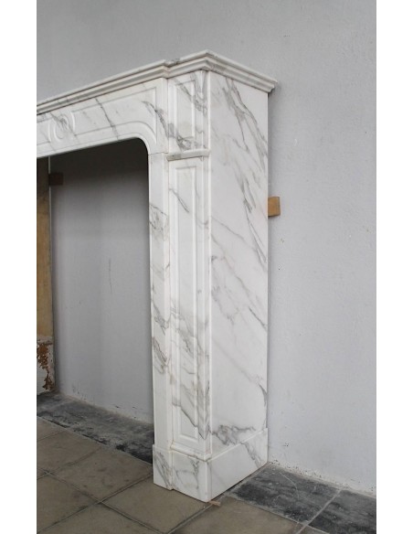 308 CAMINO LUIGI XIV "PARISIENNE" SCOLPITO IN CANDIDO MARMO CALACATTA CLASSICO