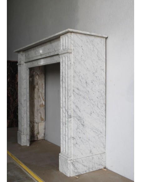 220 CAMINETTO LUIGI XVI "CANNELURE" IN PICCOLA MISURA SCOLPITO IN MARMO BIANCO CARRARA