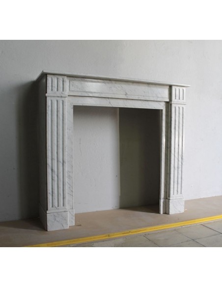 220 CAMINETTO LUIGI XVI "CANNELURE" IN PICCOLA MISURA SCOLPITO IN MARMO BIANCO CARRARA